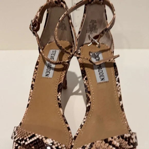 Steve Madden Women's Snakeskin Heels size 6 - Picture 6 of 11